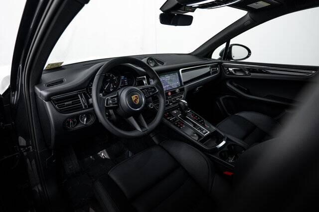 2026 Macan picture #4