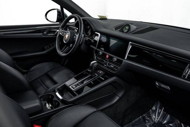 2026 Macan picture #14