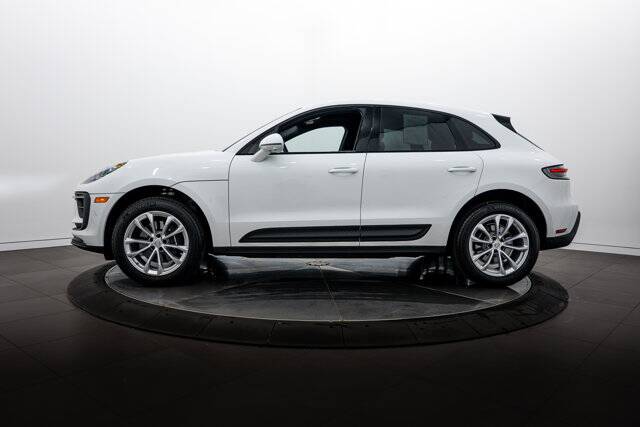 2026 Macan picture #2