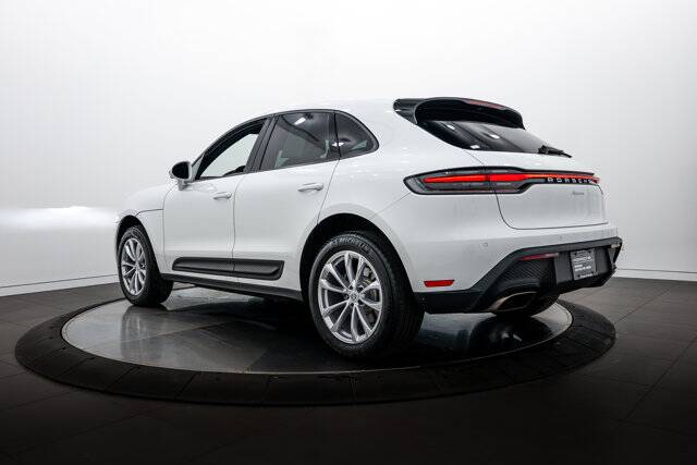 2026 Macan picture #3