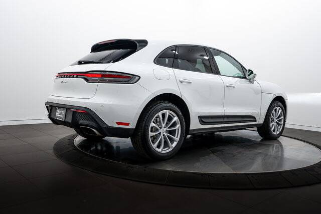 2026 Macan picture #7