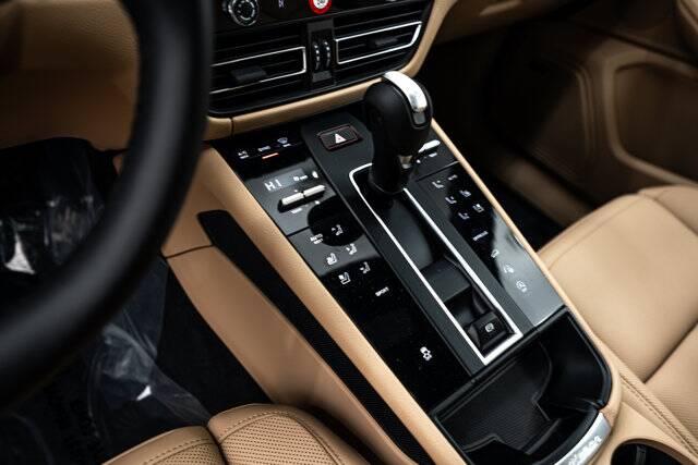 2026 Macan picture #13