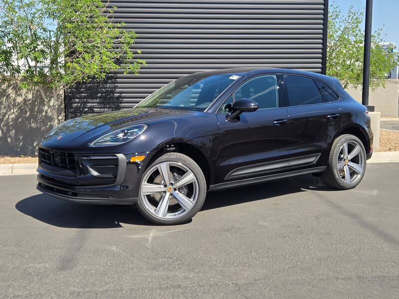 2025 Macan picture #1