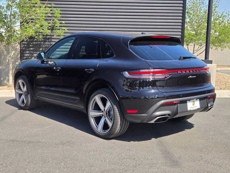 2025 Macan picture #3