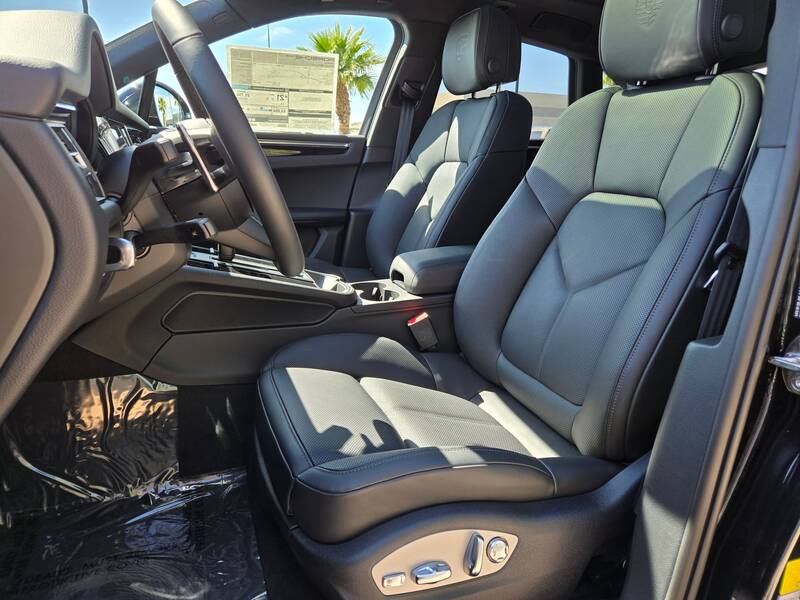 2025 Macan picture #5