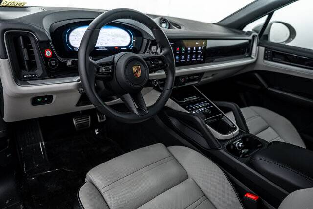 2025 Cayenne S picture #4