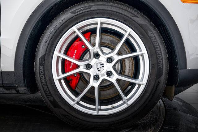 2025 Cayenne S picture #11
