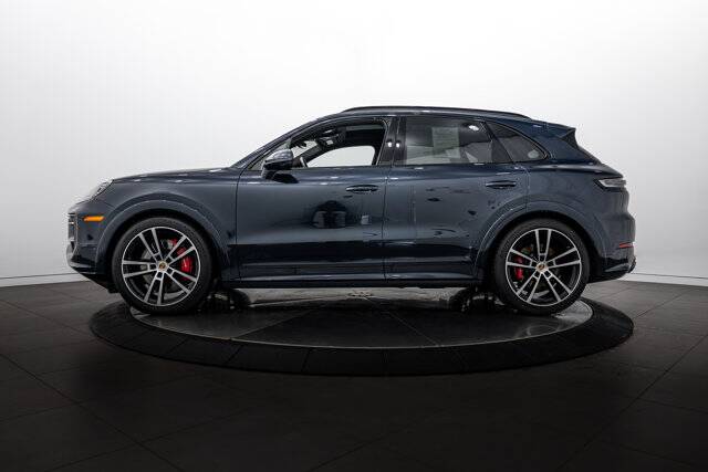 2025 Cayenne GTS picture #2