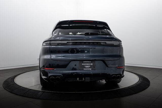 2025 Cayenne GTS picture #6