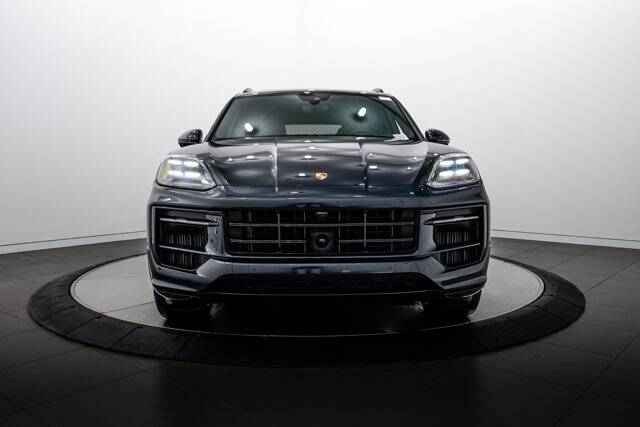 2025 Cayenne GTS picture #10