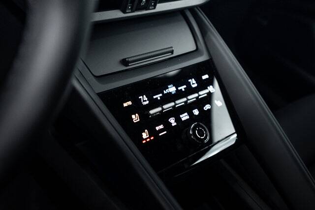 2025 Macan Electric 4 picture #15