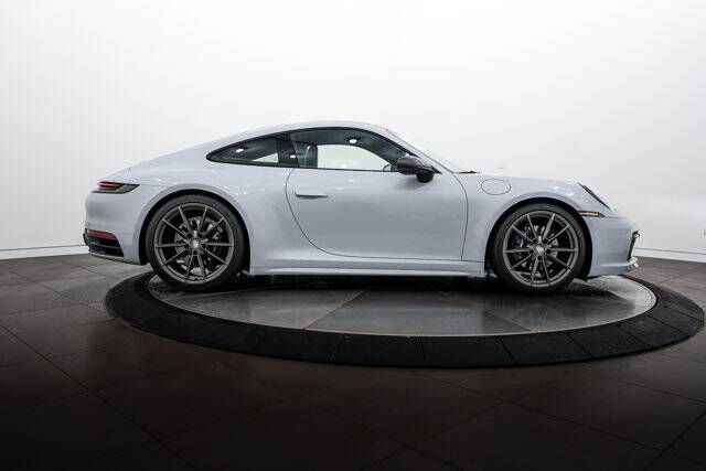 2024 911 Carrera T picture #8