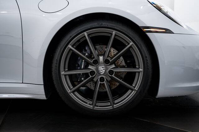 2024 911 Carrera T picture #11