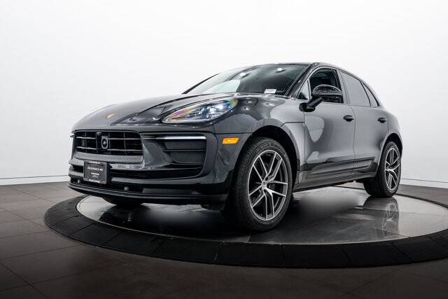 2023 Macan picture #1