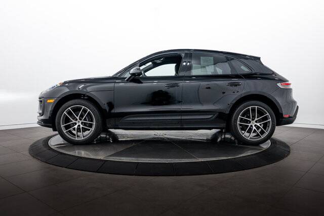 2023 Macan picture #2