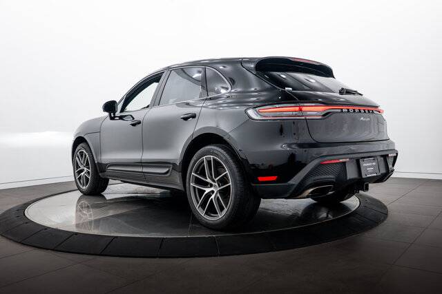 2023 Macan picture #3