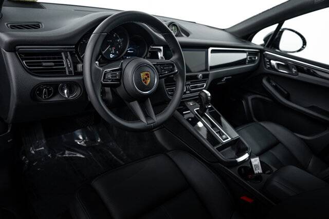2023 Macan picture #4