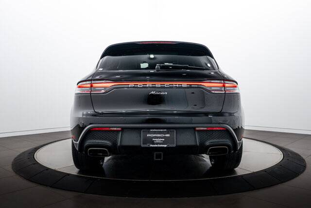2023 Macan picture #6