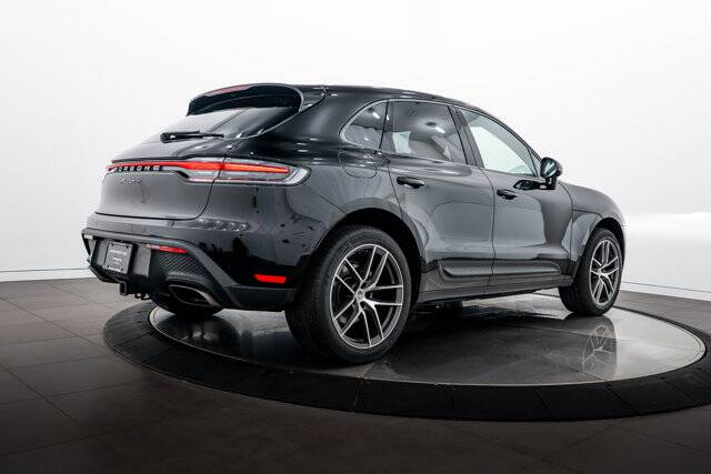 2023 Macan picture #7
