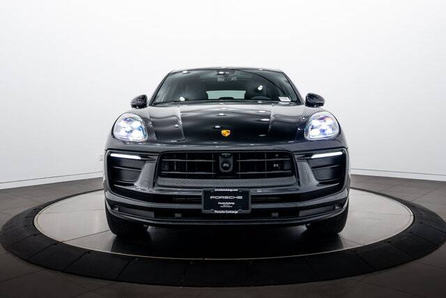 2023 Macan picture #10