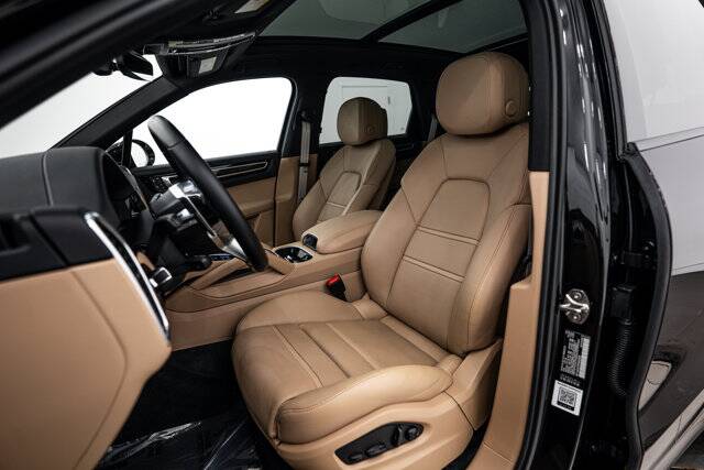 2023 Cayenne Platinum Edition picture #5