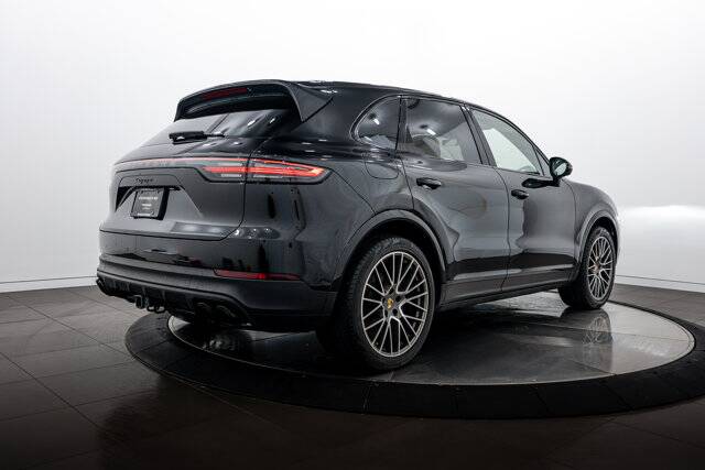 2023 Cayenne Platinum Edition picture #7