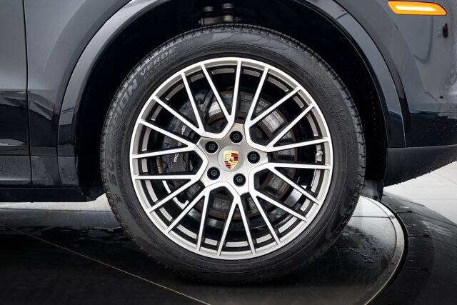 2023 Cayenne Platinum Edition picture #11