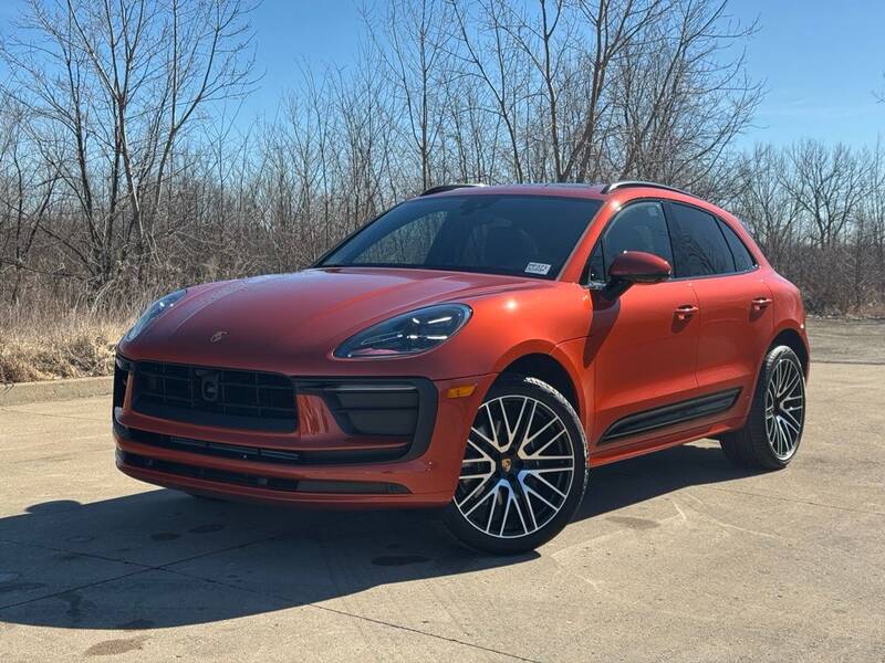 2025 Macan Premium Plus picture #1