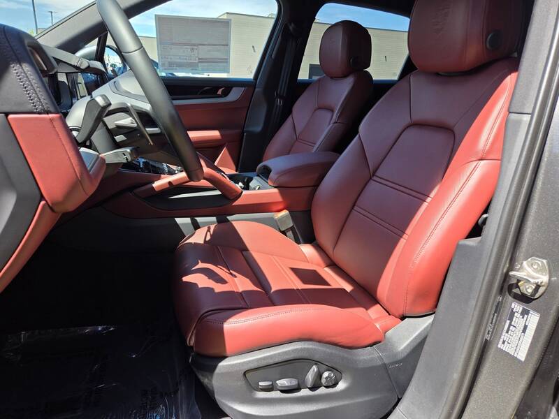 2025 Cayenne picture #5