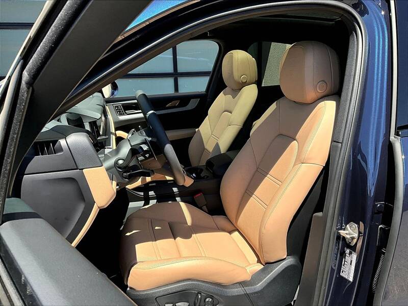 2025 Cayenne Coupe picture #5