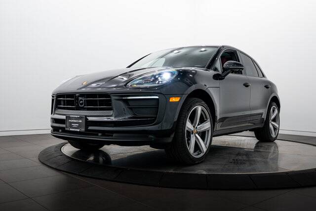 2025 Macan picture #1