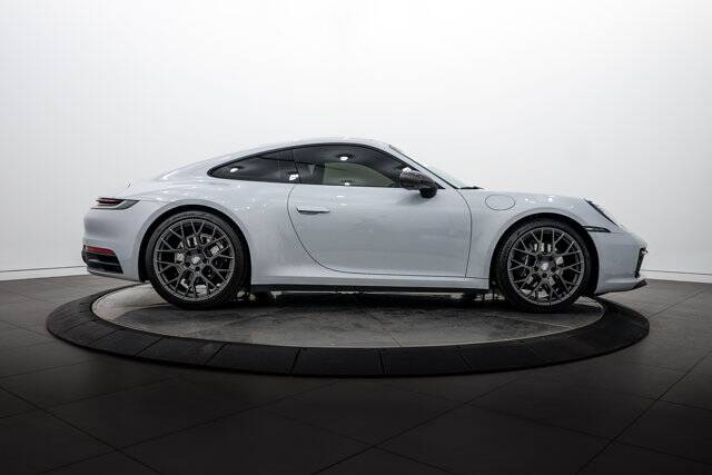2023 911 Carrera T picture #8