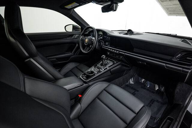 2023 911 Carrera T picture #12