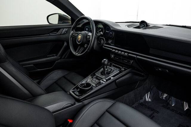 2023 911 Carrera T picture #13