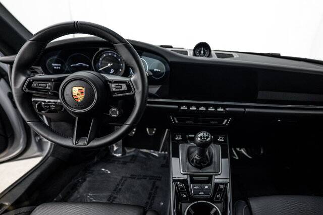 2023 911 Carrera T picture #14