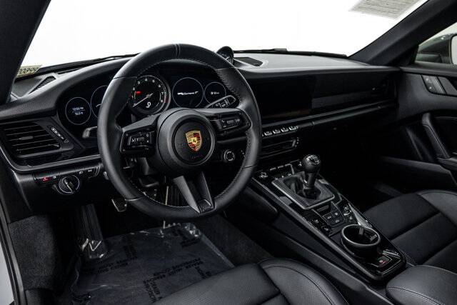 2023 911 Carrera T picture #15