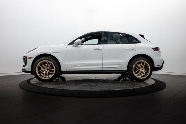 2025 Macan picture #2