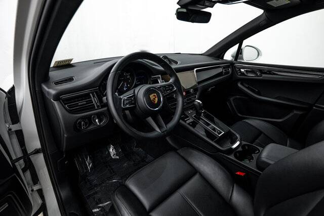 2025 Macan picture #4