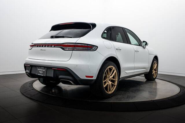 2025 Macan picture #7