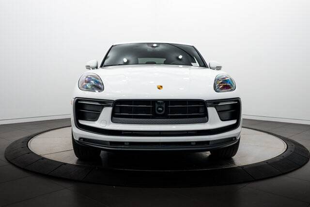 2025 Macan picture #10