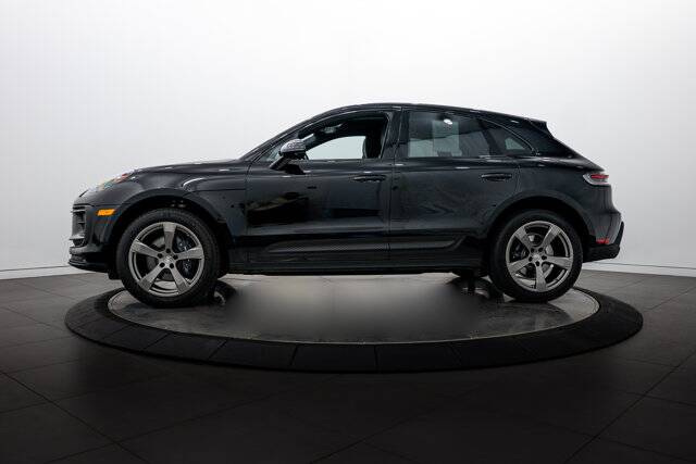 2025 Macan picture #2