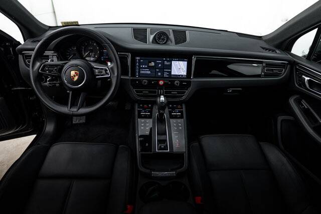 2025 Macan picture #12