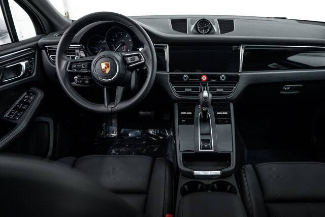 2026 Macan picture #13