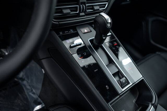 2026 Macan picture #14