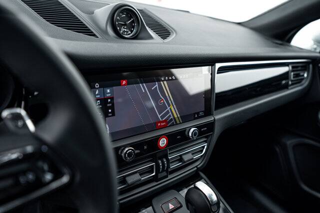2026 Macan picture #15