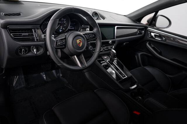 2025 Macan GTS picture #4