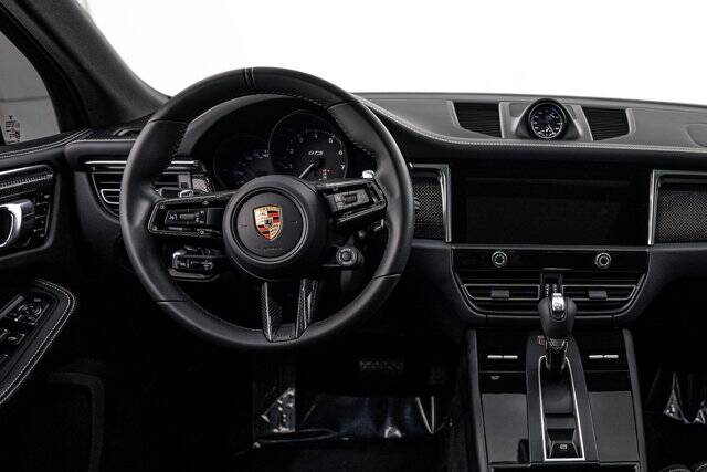 2025 Macan GTS picture #13