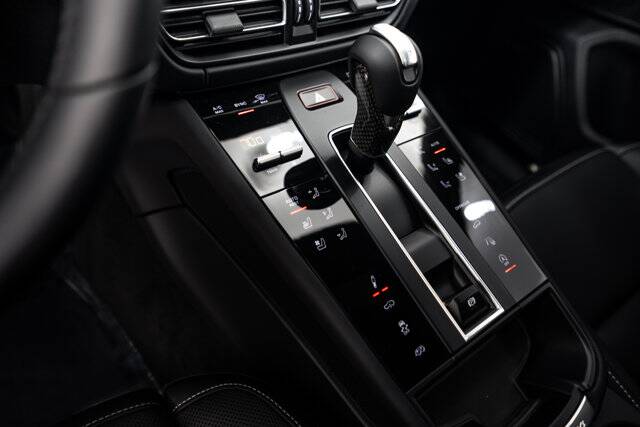 2025 Macan GTS picture #14