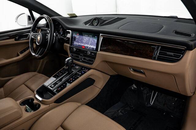2022 Macan GTS picture #14