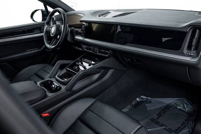 2026 Cayenne picture #13